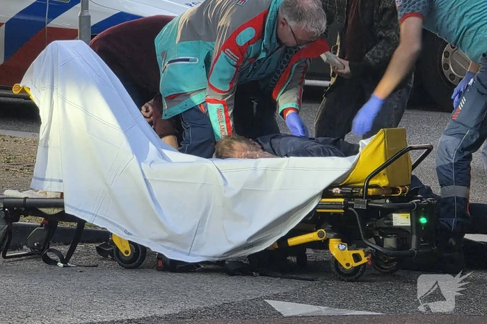 Voetganger gewond na aanrijding met bus