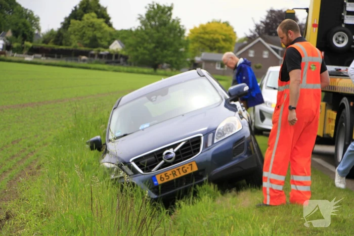 Bestuurder raakt van de weg na black-out