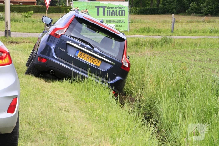 Bestuurder raakt van de weg na black-out