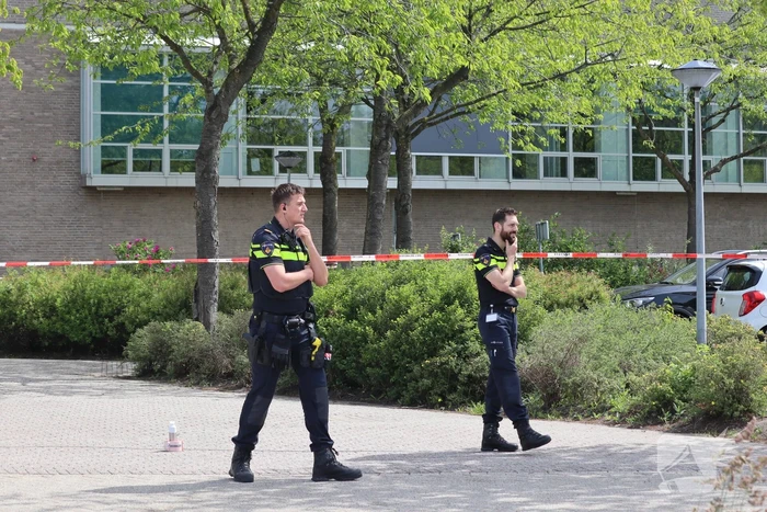 Ontruiming politiebureau na ontdekking mogelijk explosief