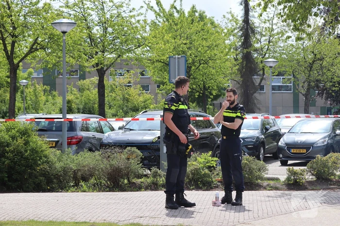Ontruiming politiebureau na ontdekking mogelijk explosief