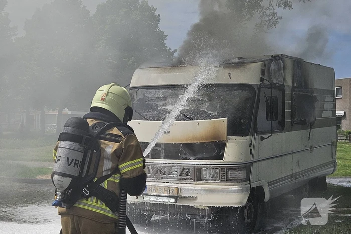 Brand in camper leidt tot snelle brandweeractie