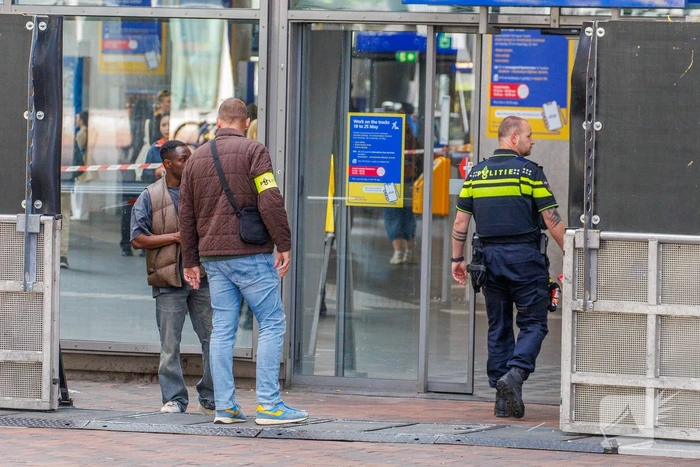 Man in rolstoel overleden na aanrijding door trein