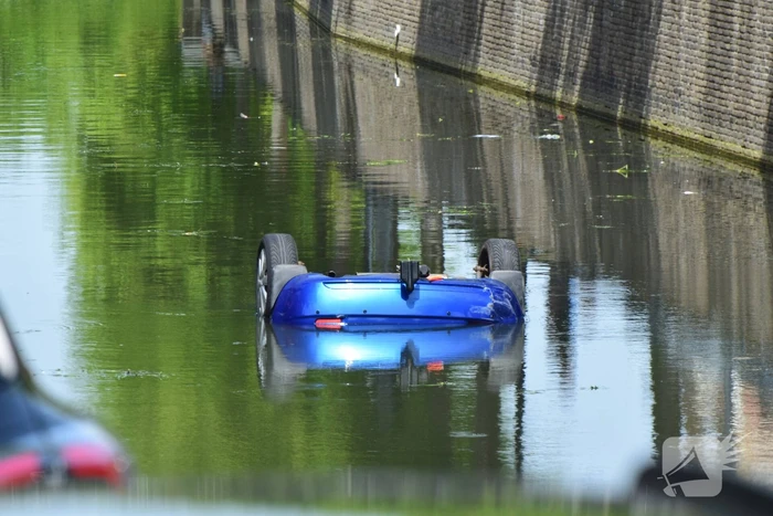 Oudere overleden na te water raken met auto