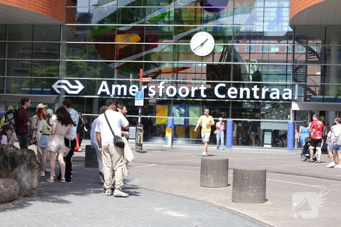 Wachtende reizigers door verstoring treinverkeer