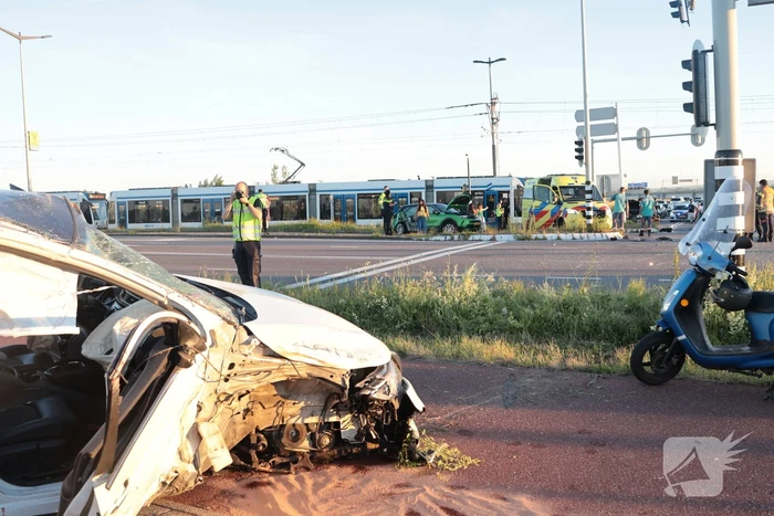 Drie auto's betrokken bij aanrijding met letsel