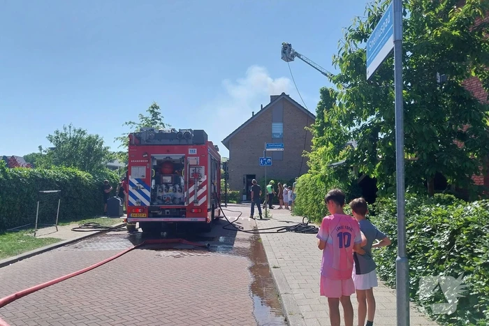 Flinke brand op dak van woning