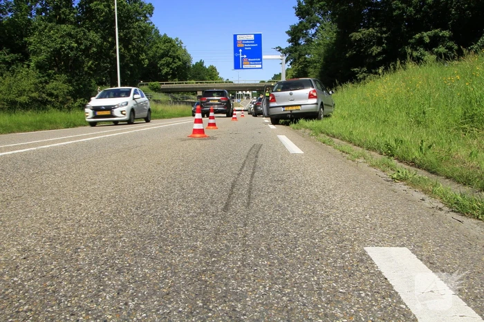 Aanrijding tussen voertuigen leidt tot lichte verkeershinder