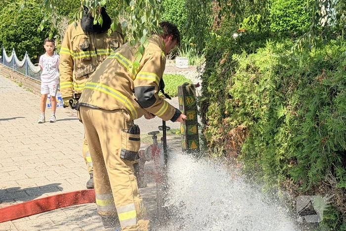 Buitenbrand ontstaat tijdens onkruidbranden
