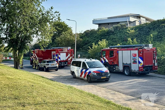 Brandweer bestrijdt flinke duinbrand