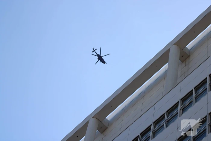 Man met verward gedrag roept om hulp bij gemeentehuis