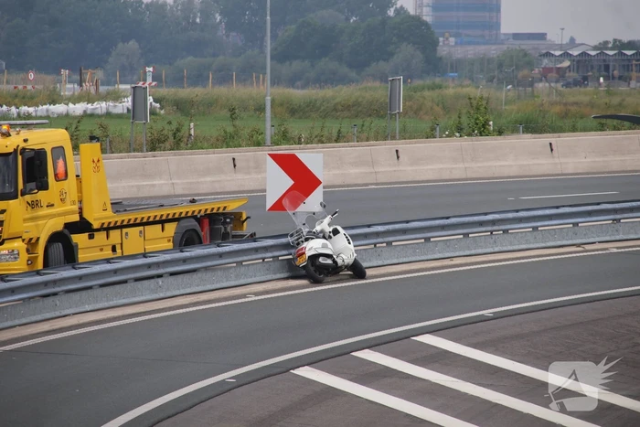 79-jarige motorscooterrijder overleden na ongeval op provinciale weg