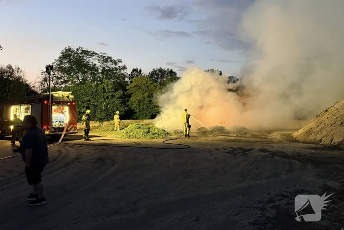 Buitenbrand in snoeiafval in Schijndel