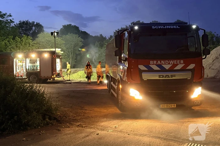 Buitenbrand in snoeiafval in Schijndel