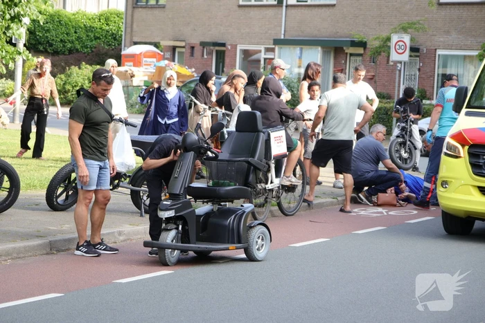Vrouw gewond na val met scootmobiel