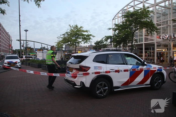Zwaargewonde na mishandeling voor station Leiden Centraal