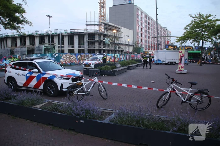 Zwaargewonde na mishandeling voor station Leiden Centraal