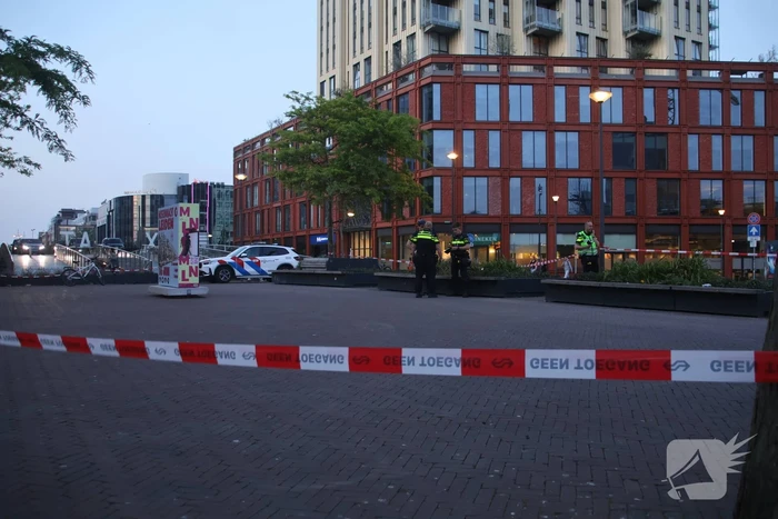 Zwaargewonde na mishandeling voor station Leiden Centraal