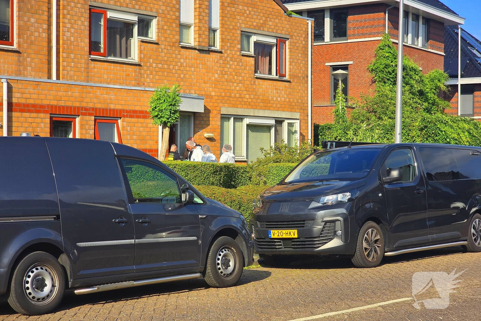 Forensische Opsporing doet onderzoek in woning
