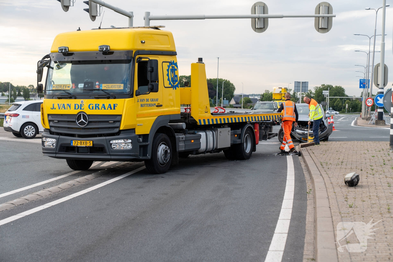 Vrouw naar ziekenhuis na aanrijding