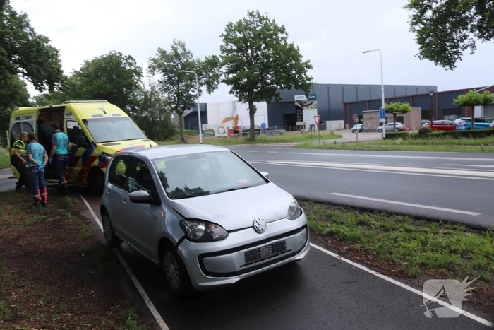 Meerdere inzittenden gecontroleerd na aanrijding