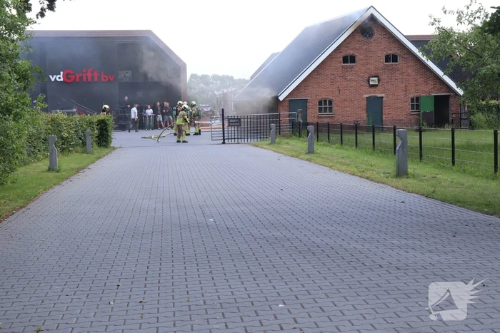 Brand in bijgebouw leidt tot grote inzet brandweer