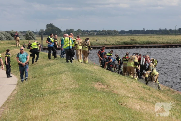 Traumahelikopter ingezet voor persoon te water