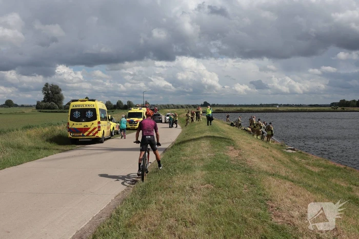 Traumahelikopter ingezet voor persoon te water
