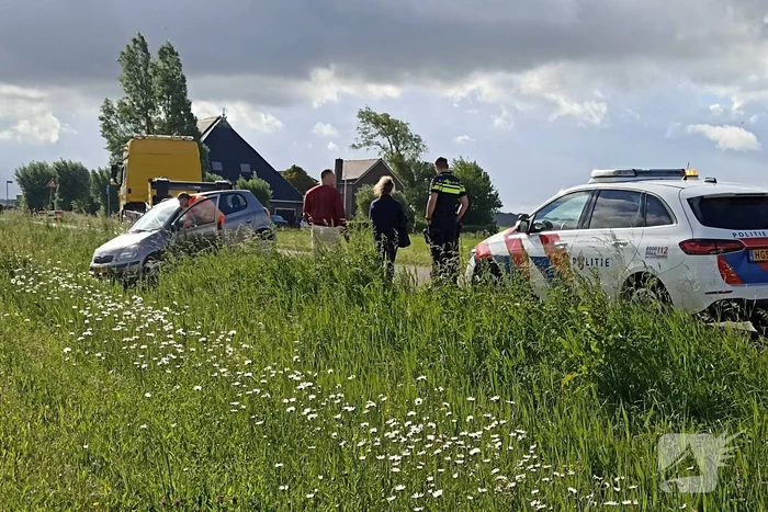 Auto belandt in greppel na ongeval