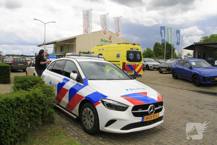 Kop-staartbotsing met lichtgewonde vrouw