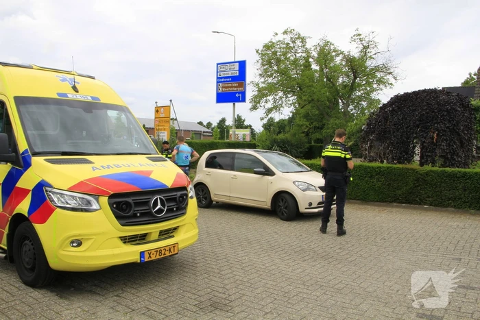 Kop-staartbotsing met lichtgewonde vrouw