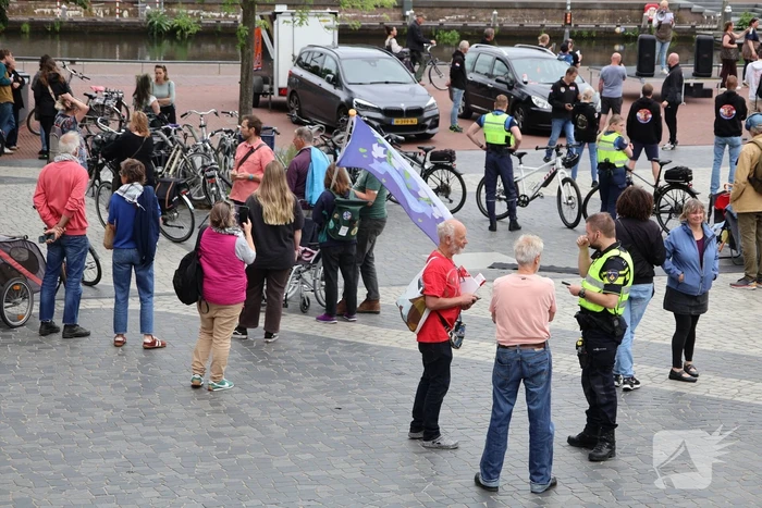 Demonstratie trekt veel aandacht