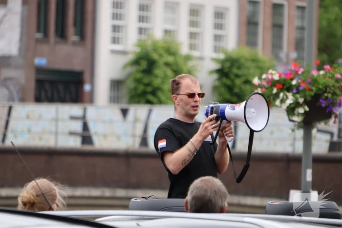 Demonstratie trekt veel aandacht