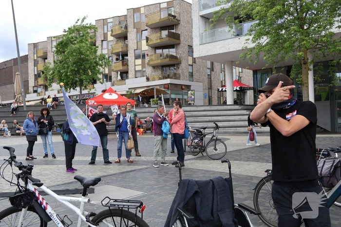 Demonstratie trekt veel aandacht