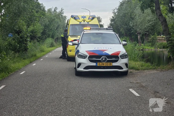 Dronken man springt voor bus en word gevonden na zoekactie