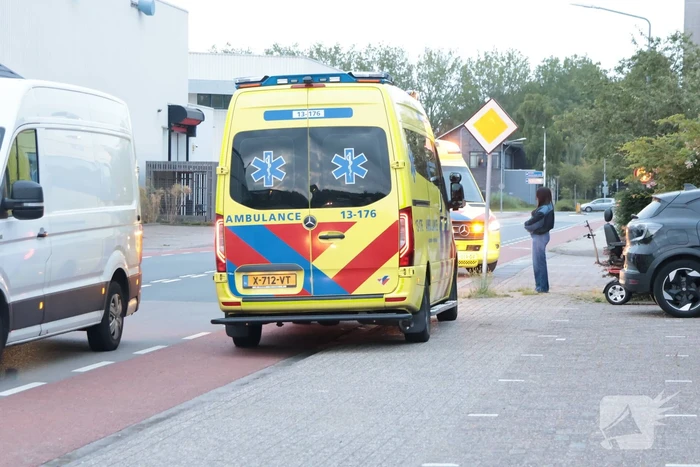 Scootmobiel bestuurder valt hard bij incident