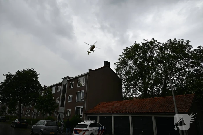 Traumahelikopter landt tussen flats door medisch incident