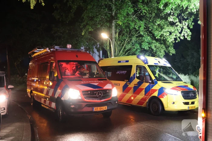 Hulpdiensten zoeken naar persoon te water