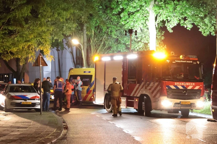 Hulpdiensten zoeken naar persoon te water