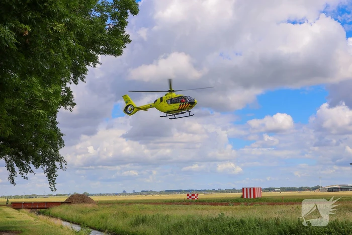 Auto raakt te water bij ongeval