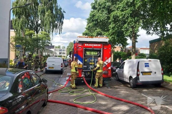 Brand in portiekwoning zorgt voor snelle inzet brandweer