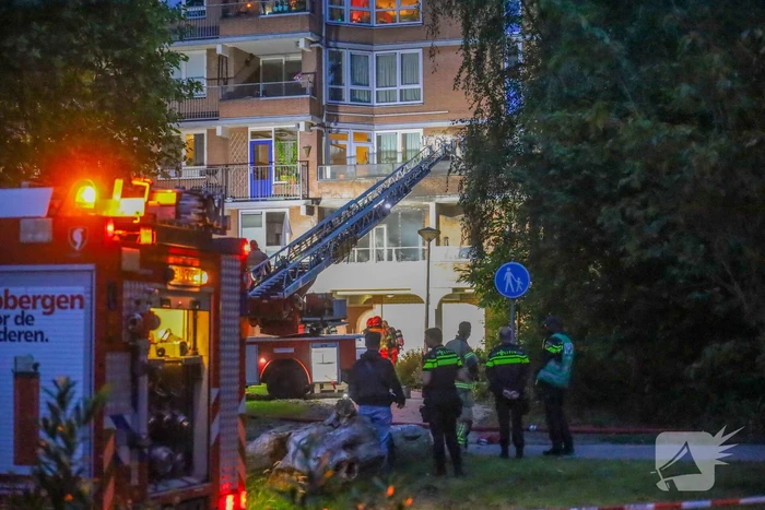 Brand in appartement leidt tot ontruiming van flatgebouw