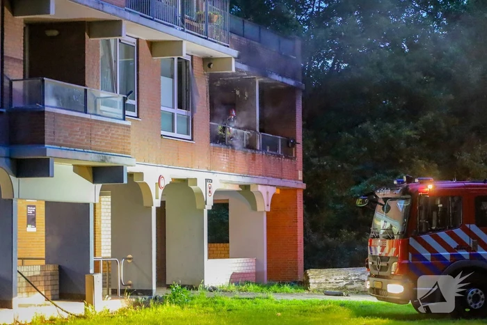 Brand in appartement leidt tot ontruiming van flatgebouw