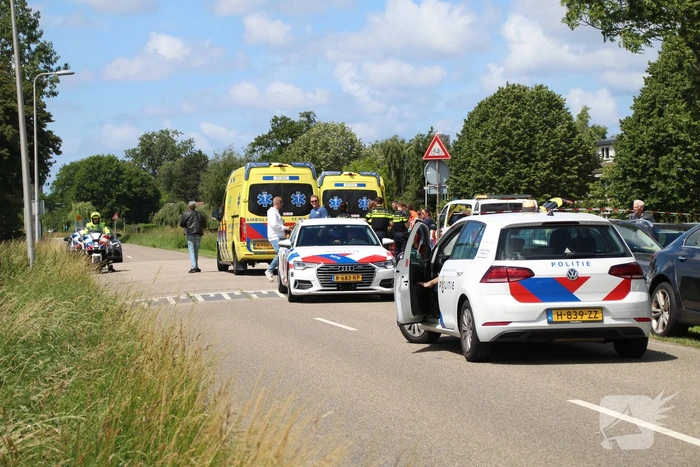 Zwaar ongeval met gewonden na aanrijding tussen scooter en auto