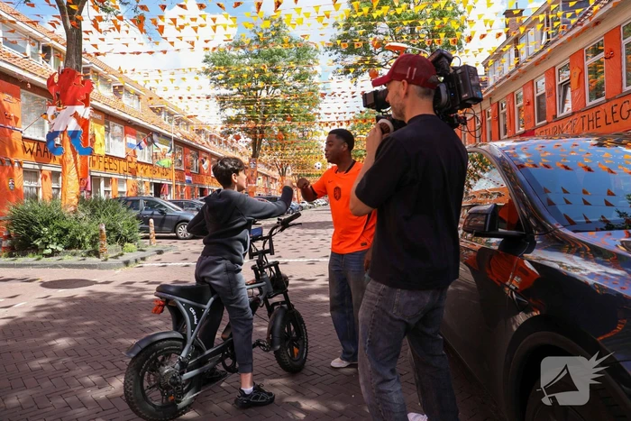 Bekende oranjestraat bijna klaar voor WK-voetbal