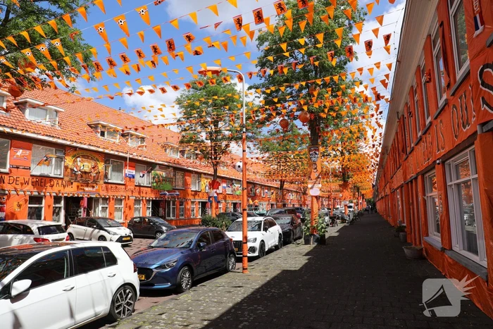 Bekende oranjestraat bijna klaar voor WK-voetbal
