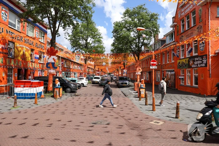 Bekende oranjestraat bijna klaar voor WK-voetbal