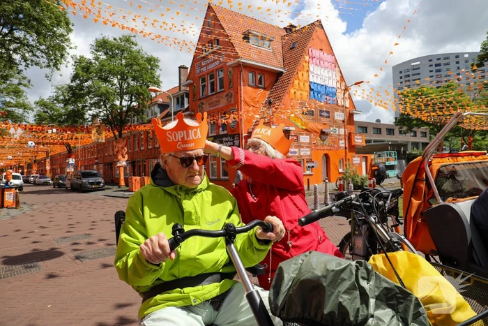 Bekende oranjestraat bijna klaar voor WK-voetbal