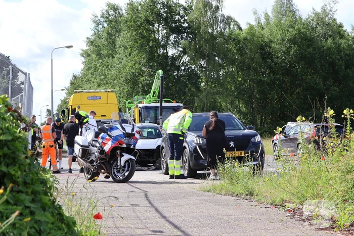 Botsing tussen auto en brommobiel