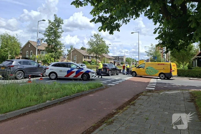 Aanrijding tussen bestelbus en bakfiets